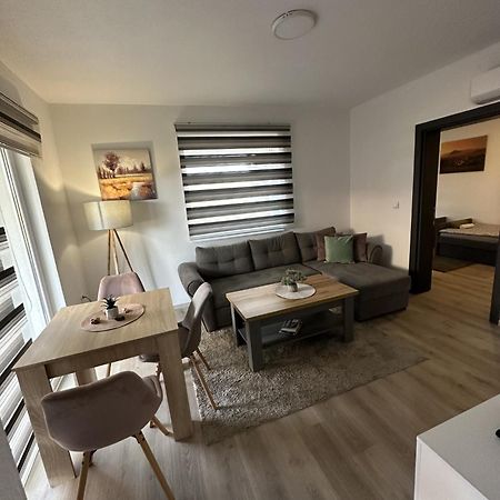 Ammirevole Ravne Apartments Visoko Esterno foto
