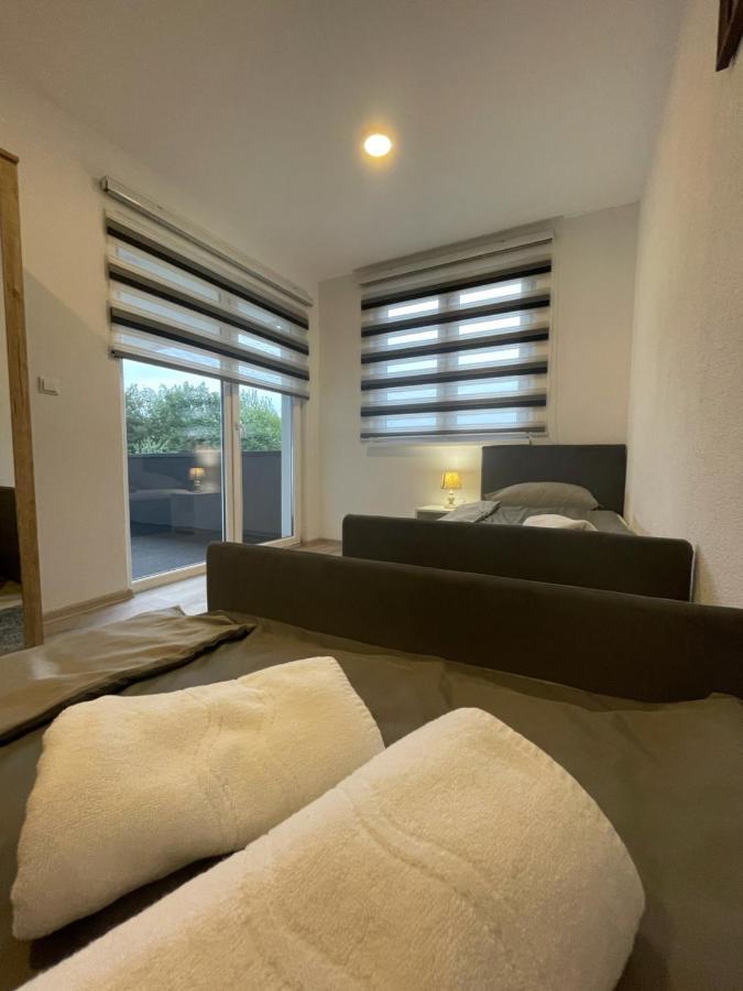 Ammirevole Ravne Apartments Visoko Esterno foto