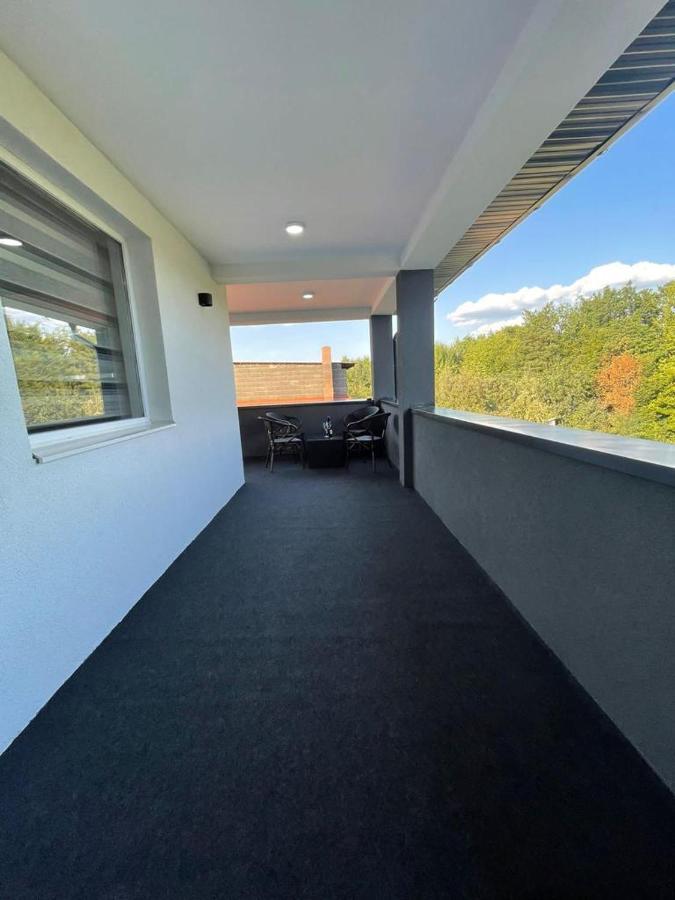 Ammirevole Ravne Apartments Visoko Esterno foto