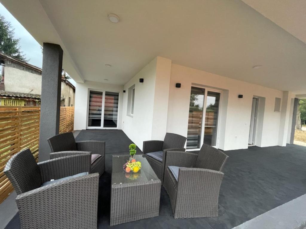 Ammirevole Ravne Apartments Visoko Esterno foto