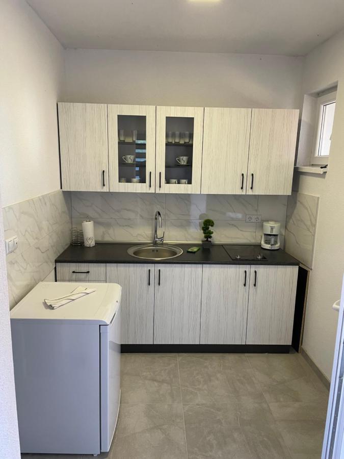 Ammirevole Ravne Apartments Visoko Esterno foto