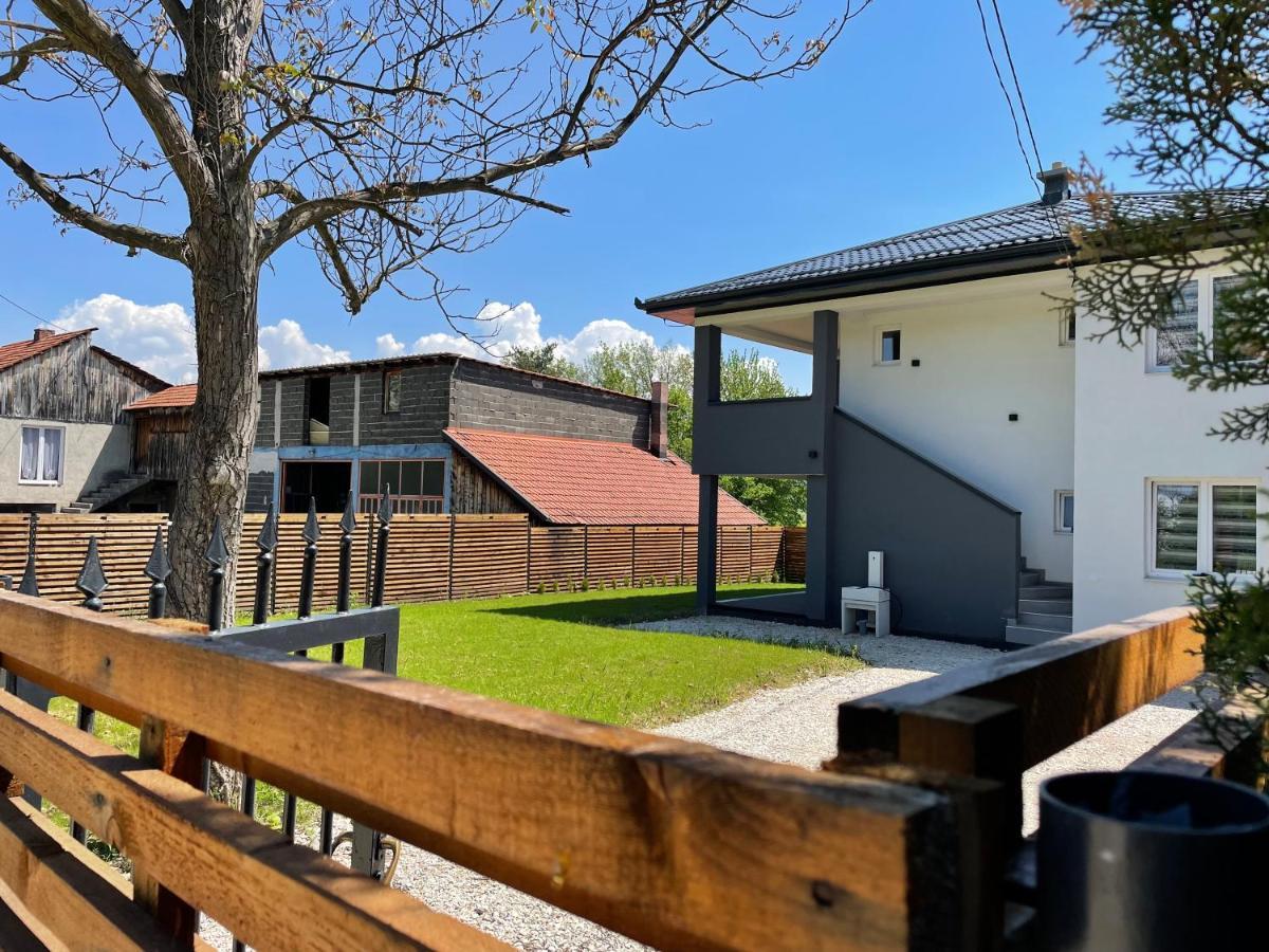 Ammirevole Ravne Apartments Visoko Esterno foto