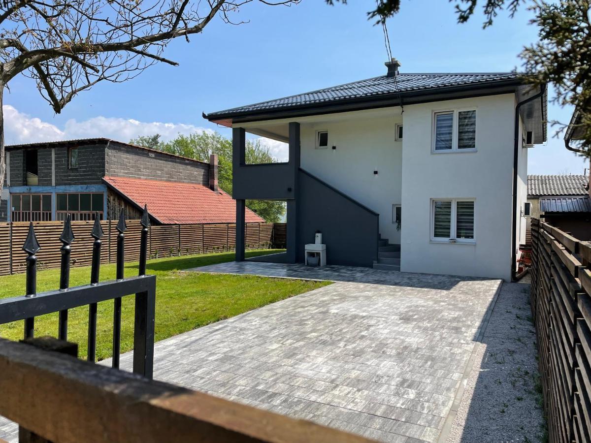 Ammirevole Ravne Apartments Visoko Esterno foto