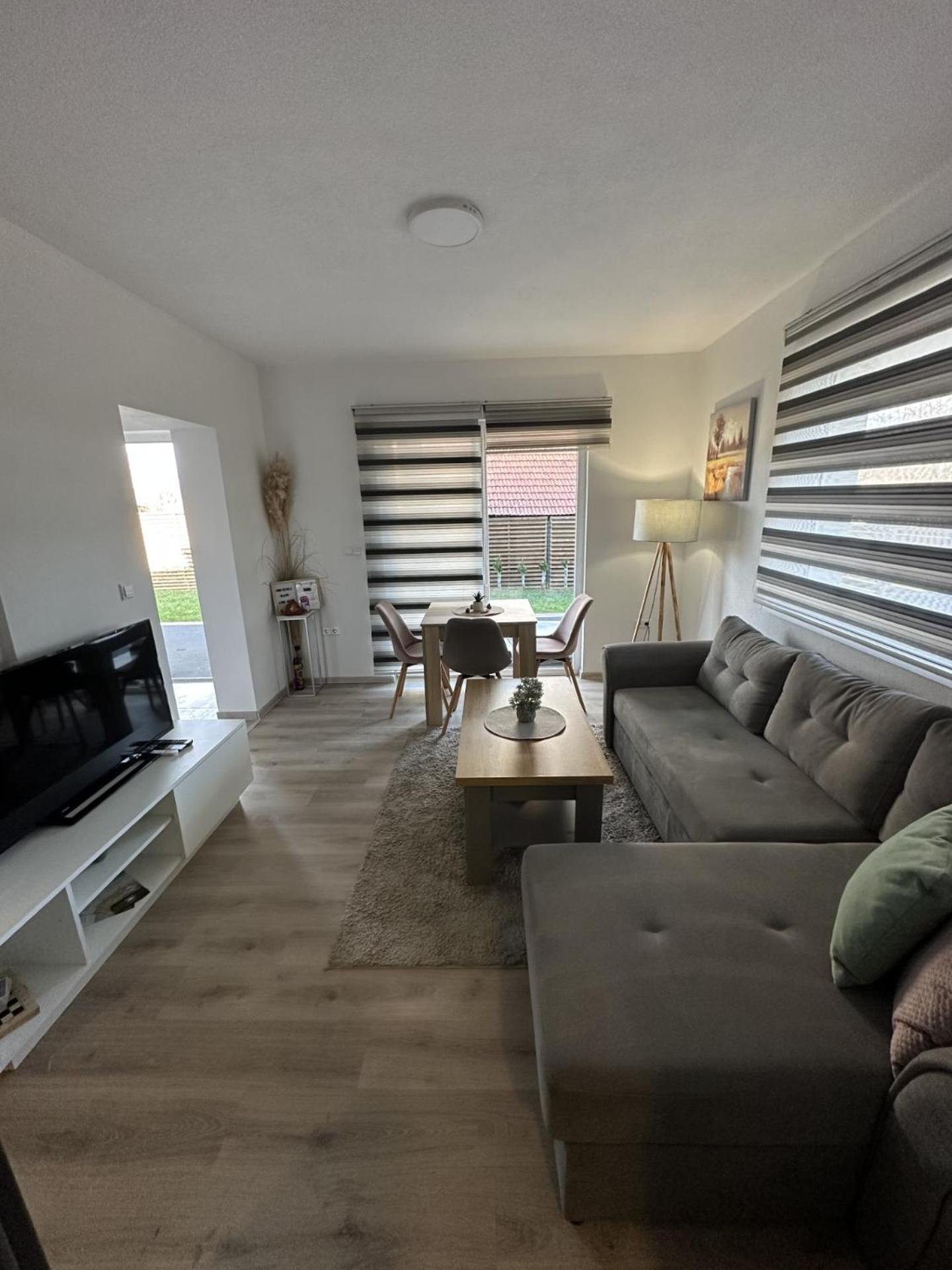 Ammirevole Ravne Apartments Visoko Esterno foto