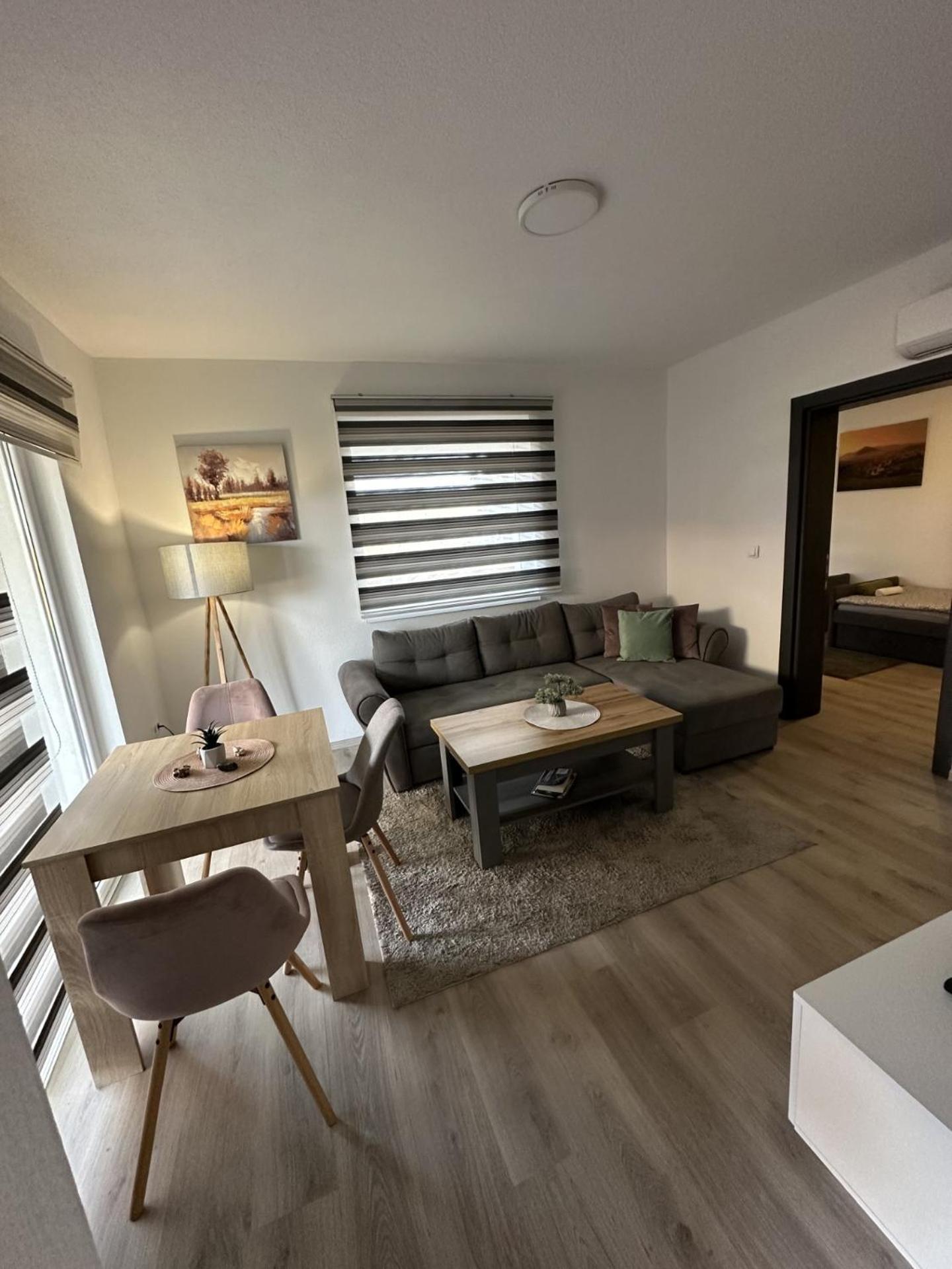 Ammirevole Ravne Apartments Visoko Esterno foto