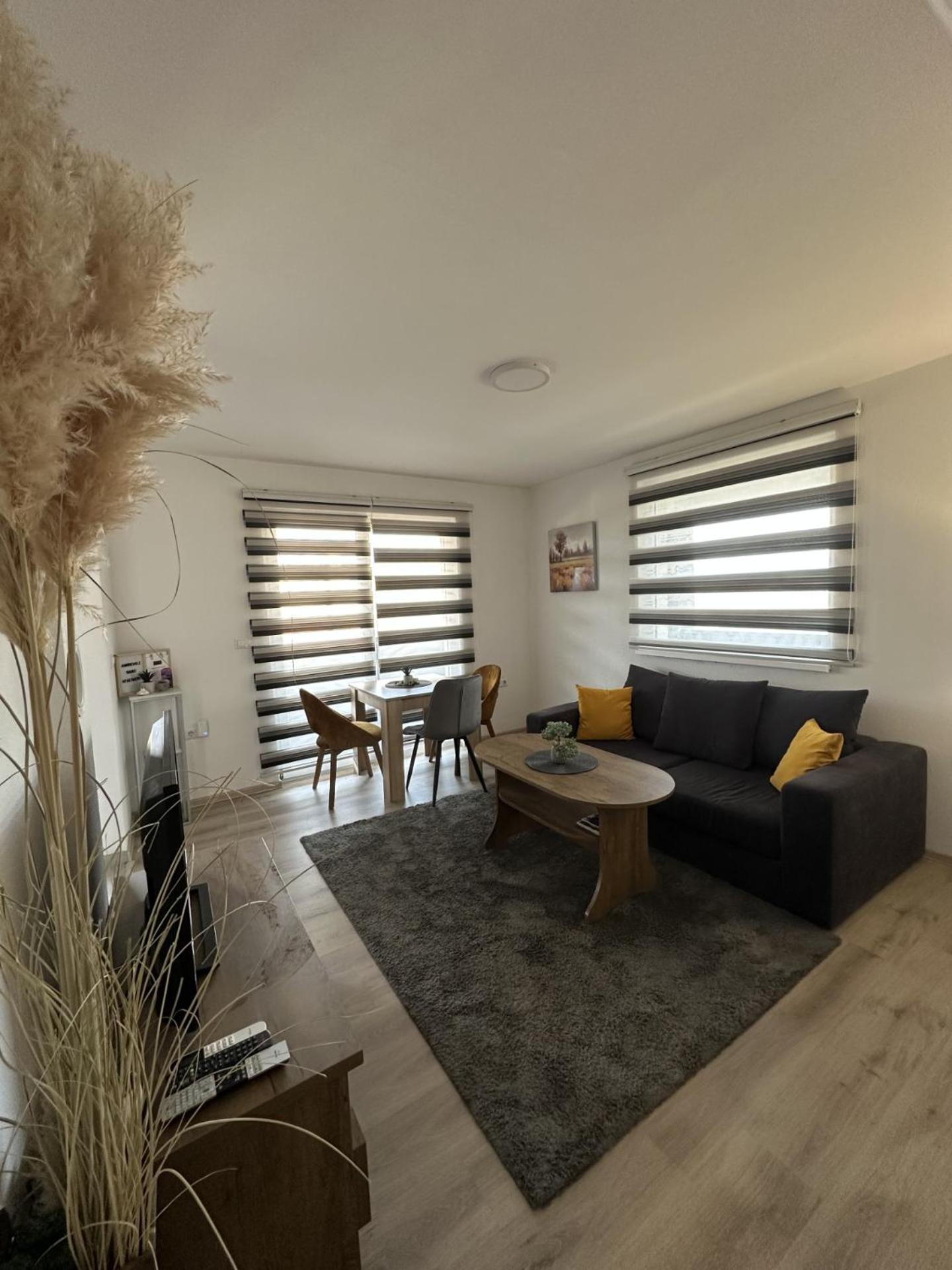 Ammirevole Ravne Apartments Visoko Esterno foto